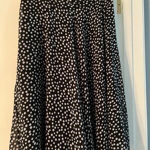 Lucky & Company- size large skirt